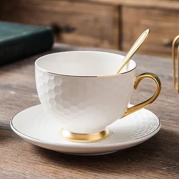 Модные минималистичные кофейные чашки и тарелки в виде сот, Керамическая золотая кайма, чашка для молока с рельефной каймой, Послеобеденный Цветочный Чайный сервиз