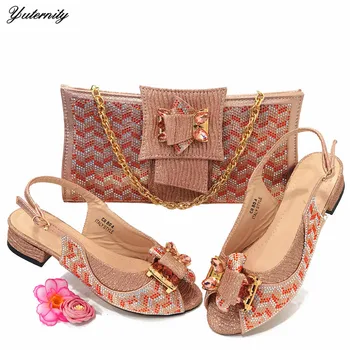 Модные туфли персикового цвета на высоком каблуке 2,8 см в африканском стиле с сумкой в комплекте; Итальянские летние женские вечерние туфли и сумка в тон;
